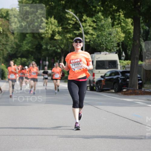 15.06.2025 - REWE Women's Run Jannik Wohlers http://msf.ph/oto/7953764 15.06.2025 08:48:59 Laufen 10121, 10795 meine-sportfotos.de