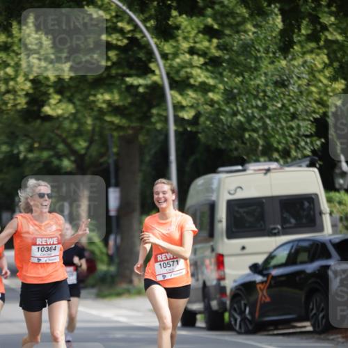 15.06.2025 - REWE Women's Run Jannik Wohlers http://msf.ph/oto/7953808 15.06.2025 08:49:03 Laufen 10364, 10571 meine-sportfotos.de