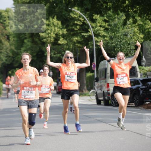15.06.2025 - REWE Women's Run Jannik Wohlers http://msf.ph/oto/7953814 15.06.2025 08:49:04 Laufen 10079, 10496, 10364, 10571 meine-sportfotos.de