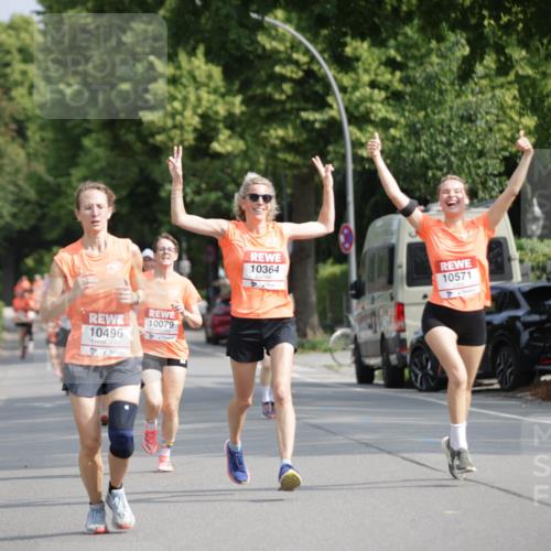 15.06.2025 - REWE Women's Run Jannik Wohlers http://msf.ph/oto/7953816 15.06.2025 08:49:04 Laufen 10079, 10496, 10364, 10571 meine-sportfotos.de