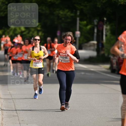 15.06.2025 - REWE Women's Run Dr. Thomas Lammeyer http://msf.ph/oto/7953851 15.06.2025 09:43:20 Laufen 10067, 10246 meine-sportfotos.de