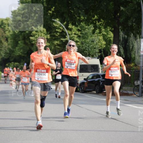 15.06.2025 - REWE Women's Run Jannik Wohlers http://msf.ph/oto/7953855 15.06.2025 08:49:05 Laufen 10496, 10625, 10364, 10571 meine-sportfotos.de