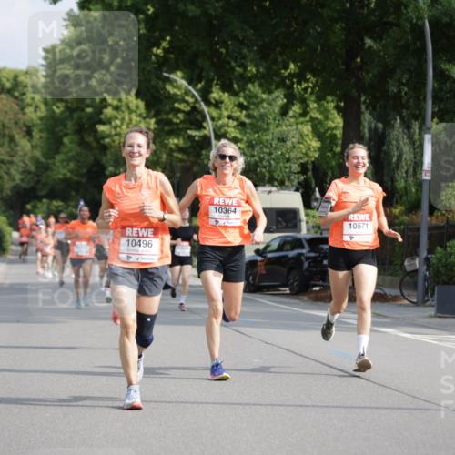 15.06.2025 - REWE Women's Run Jannik Wohlers http://msf.ph/oto/7953857 15.06.2025 08:49:05 Laufen 10496, 10529, 10364, 10571 meine-sportfotos.de