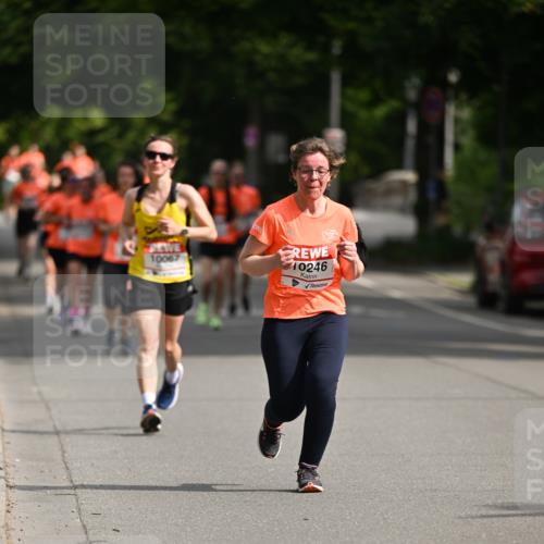 15.06.2025 - REWE Women's Run Dr. Thomas Lammeyer http://msf.ph/oto/7953861 15.06.2025 09:43:20 Laufen 10067, 10246 meine-sportfotos.de