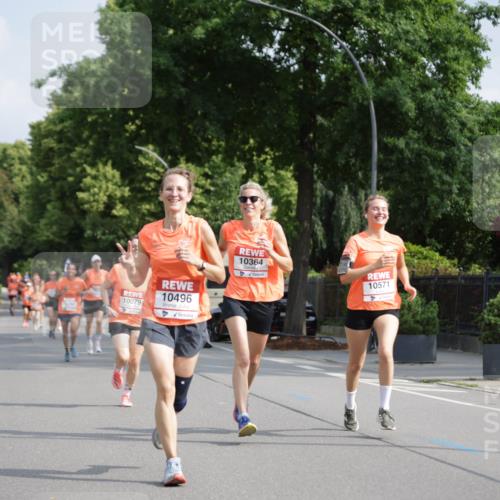 15.06.2025 - REWE Women's Run Jannik Wohlers http://msf.ph/oto/7953881 15.06.2025 08:49:06 Laufen 10496, 10079, 10364, 10571 meine-sportfotos.de
