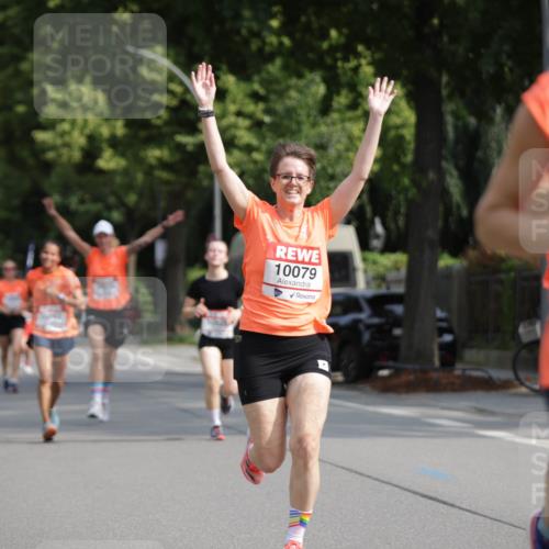 15.06.2025 - REWE Women's Run Jannik Wohlers http://msf.ph/oto/7953903 15.06.2025 08:49:07 Laufen 10079, 104 meine-sportfotos.de