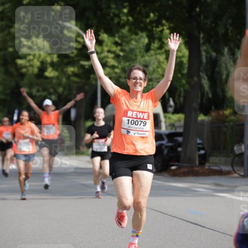 15.06.2025 - REWE Women's Run Jannik Wohlers http://msf.ph/oto/7953905 15.06.2025 08:49:07 Laufen 10079, 10 meine-sportfotos.de