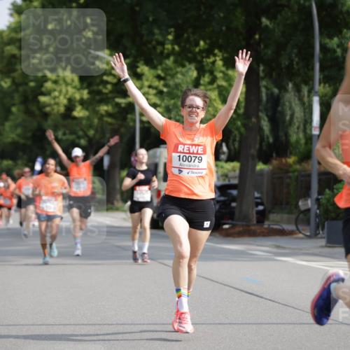 15.06.2025 - REWE Women's Run Jannik Wohlers http://msf.ph/oto/7953911 15.06.2025 08:49:07 Laufen 10625, 10079, 10, 4 meine-sportfotos.de