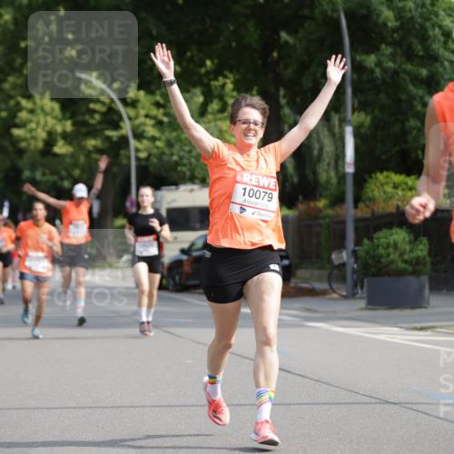 15.06.2025 - REWE Women's Run Jannik Wohlers http://msf.ph/oto/7953921 15.06.2025 08:49:08 Laufen 10079, 13 meine-sportfotos.de