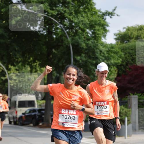 15.06.2025 - REWE Women's Run Jannik Wohlers http://msf.ph/oto/7954003 15.06.2025 08:49:12 Laufen 10763, 10033 meine-sportfotos.de