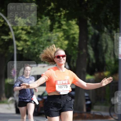 15.06.2025 - REWE Women's Run Jannik Wohlers http://msf.ph/oto/7954032 15.06.2025 08:49:14 Laufen 10775 meine-sportfotos.de