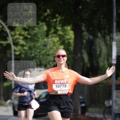 15.06.2025 - REWE Women's Run Jannik Wohlers http://msf.ph/oto/7954037 15.06.2025 08:49:14 Laufen 10775 meine-sportfotos.de