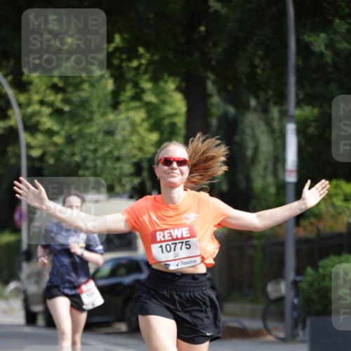 15.06.2025 - REWE Women's Run Jannik Wohlers http://msf.ph/oto/7954043 15.06.2025 08:49:14 Laufen 10775 meine-sportfotos.de