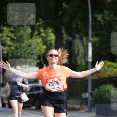 15.06.2025 - REWE Women's Run Jannik Wohlers http://msf.ph/oto/7954045 15.06.2025 08:49:14 Laufen 10775 meine-sportfotos.de