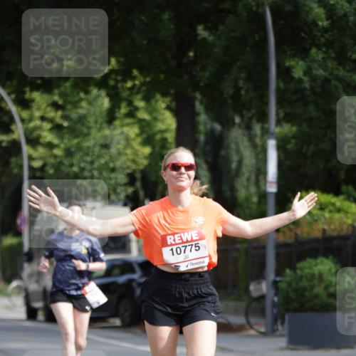 15.06.2025 - REWE Women's Run Jannik Wohlers http://msf.ph/oto/7954048 15.06.2025 08:49:14 Laufen 10775 meine-sportfotos.de