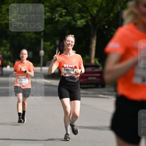 15.06.2025 - REWE Women's Run Dr. Thomas Lammeyer http://msf.ph/oto/7954050 15.06.2025 09:43:37 Laufen 10414, 10668 meine-sportfotos.de