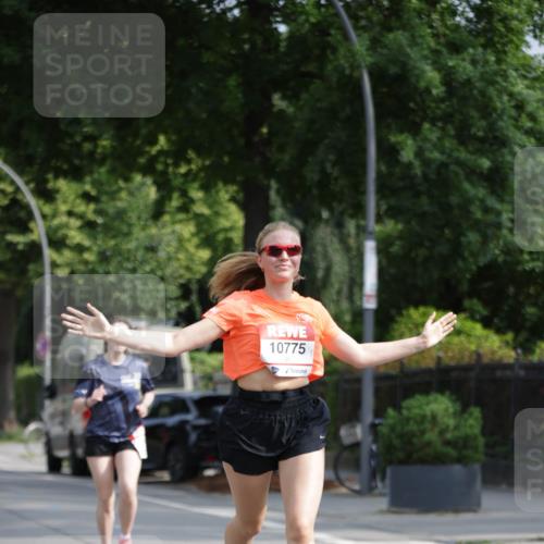15.06.2025 - REWE Women's Run Jannik Wohlers http://msf.ph/oto/7954053 15.06.2025 08:49:15 Laufen 10775 meine-sportfotos.de