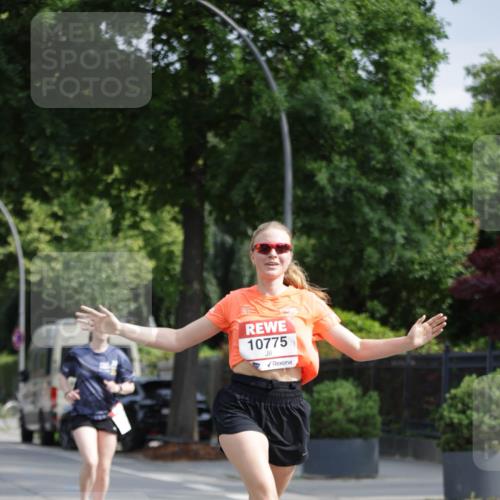 15.06.2025 - REWE Women's Run Jannik Wohlers http://msf.ph/oto/7954065 15.06.2025 08:49:15 Laufen 10775 meine-sportfotos.de