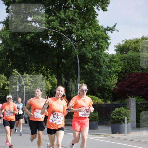 15.06.2025 - REWE Women's Run Jannik Wohlers http://msf.ph/oto/7954117 15.06.2025 08:49:20 Laufen 10403, 1028, 10372, 95 meine-sportfotos.de