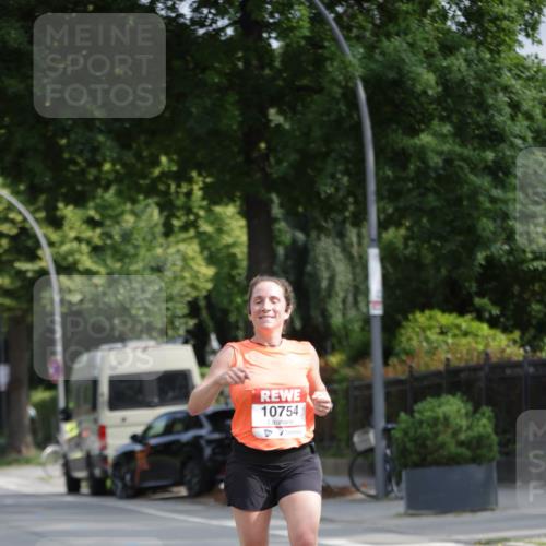 15.06.2025 - REWE Women's Run Jannik Wohlers http://msf.ph/oto/7954333 15.06.2025 08:49:31 Laufen 10754 meine-sportfotos.de