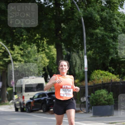 15.06.2025 - REWE Women's Run Jannik Wohlers http://msf.ph/oto/7954336 15.06.2025 08:49:31 Laufen 10754 meine-sportfotos.de