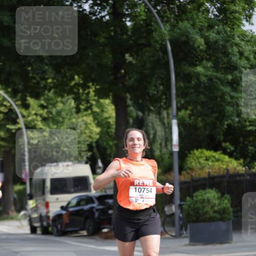 15.06.2025 - REWE Women's Run Jannik Wohlers http://msf.ph/oto/7954339 15.06.2025 08:49:31 Laufen 10754 meine-sportfotos.de