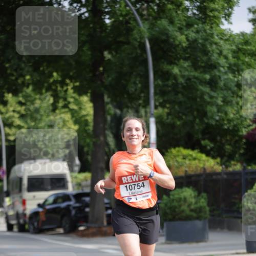 15.06.2025 - REWE Women's Run Jannik Wohlers http://msf.ph/oto/7954348 15.06.2025 08:49:31 Laufen 10754 meine-sportfotos.de