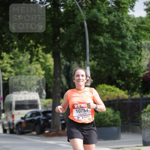 15.06.2025 - REWE Women's Run Jannik Wohlers http://msf.ph/oto/7954351 15.06.2025 08:49:31 Laufen 10754 meine-sportfotos.de