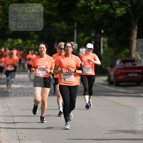 15.06.2025 - REWE Women's Run Dr. Thomas Lammeyer http://msf.ph/oto/7954373 15.06.2025 09:44:09 Laufen 10588, 10551, 10521 meine-sportfotos.de