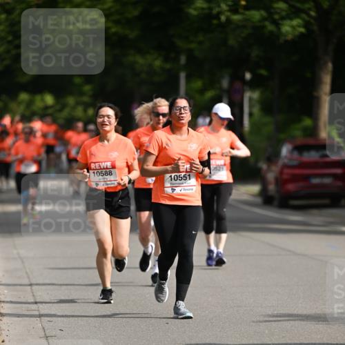 15.06.2025 - REWE Women's Run Dr. Thomas Lammeyer http://msf.ph/oto/7954377 15.06.2025 09:44:10 Laufen 10588, 10551, 4, 3621 meine-sportfotos.de