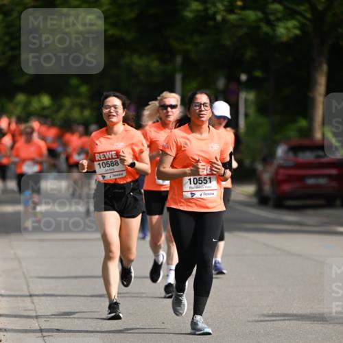 15.06.2025 - REWE Women's Run Dr. Thomas Lammeyer http://msf.ph/oto/7954388 15.06.2025 09:44:10 Laufen 10588, 10551 meine-sportfotos.de