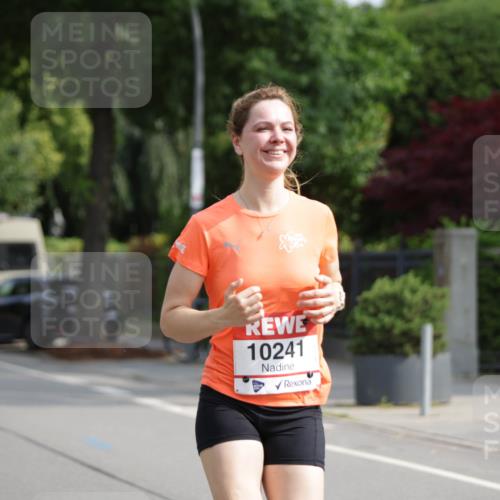 15.06.2025 - REWE Women's Run Jannik Wohlers http://msf.ph/oto/7954398 15.06.2025 08:49:36 Laufen 10241 meine-sportfotos.de