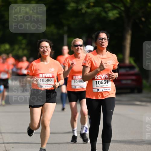 15.06.2025 - REWE Women's Run Dr. Thomas Lammeyer http://msf.ph/oto/7954413 15.06.2025 09:44:11 Laufen 10588, 1044, 10551 meine-sportfotos.de