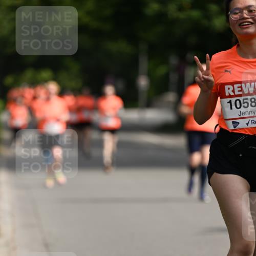 15.06.2025 - REWE Women's Run Dr. Thomas Lammeyer http://msf.ph/oto/7954448 15.06.2025 09:44:14 Laufen 1058 meine-sportfotos.de