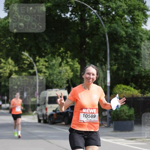 15.06.2025 - REWE Women's Run Jannik Wohlers http://msf.ph/oto/7954468 15.06.2025 08:49:40 Laufen 10589 meine-sportfotos.de