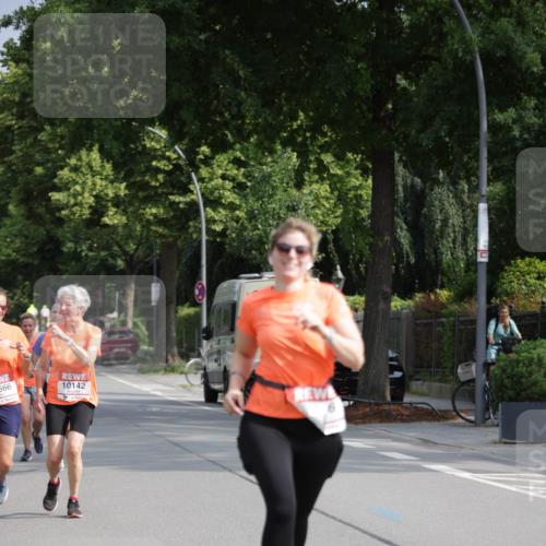 15.06.2025 - REWE Women's Run Jannik Wohlers http://msf.ph/oto/7954603 15.06.2025 08:49:49 Laufen 10142 meine-sportfotos.de