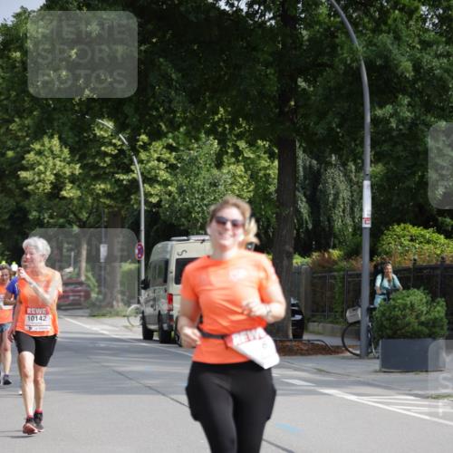 15.06.2025 - REWE Women's Run Jannik Wohlers http://msf.ph/oto/7954608 15.06.2025 08:49:49 Laufen 10142 meine-sportfotos.de