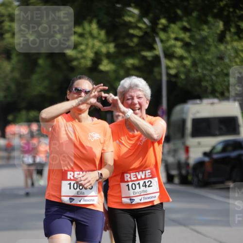 15.06.2025 - REWE Women's Run Jannik Wohlers http://msf.ph/oto/7954632 15.06.2025 08:49:51 Laufen 100, 10142 meine-sportfotos.de