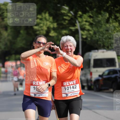 15.06.2025 - REWE Women's Run Jannik Wohlers http://msf.ph/oto/7954634 15.06.2025 08:49:51 Laufen 16, 10142 meine-sportfotos.de