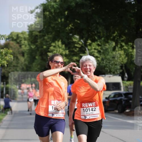 15.06.2025 - REWE Women's Run Jannik Wohlers http://msf.ph/oto/7954647 15.06.2025 08:49:51 Laufen 12, 10142 meine-sportfotos.de