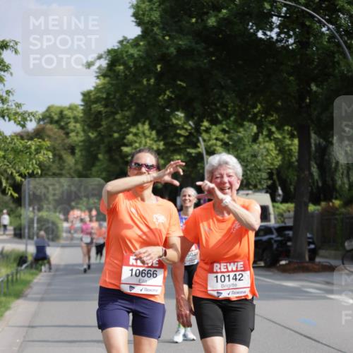 15.06.2025 - REWE Women's Run Jannik Wohlers http://msf.ph/oto/7954653 15.06.2025 08:49:52 Laufen 10666, 503, 10142 meine-sportfotos.de