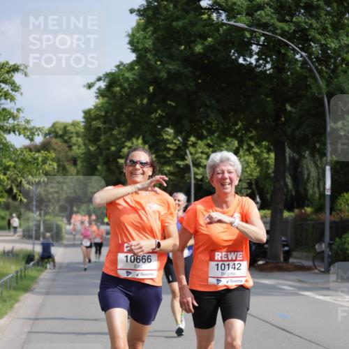 15.06.2025 - REWE Women's Run Jannik Wohlers http://msf.ph/oto/7954657 15.06.2025 08:49:52 Laufen 10666, 10142 meine-sportfotos.de