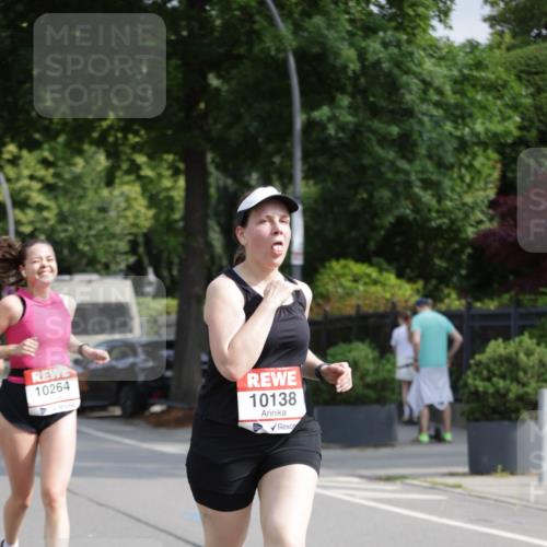 15.06.2025 - REWE Women's Run Jannik Wohlers http://msf.ph/oto/7954773 15.06.2025 08:50:01 Laufen 10264, 10138 meine-sportfotos.de