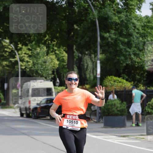 15.06.2025 - REWE Women's Run Jannik Wohlers http://msf.ph/oto/7954841 15.06.2025 08:50:04 Laufen 10510 meine-sportfotos.de