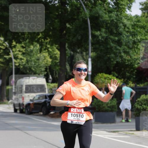 15.06.2025 - REWE Women's Run Jannik Wohlers http://msf.ph/oto/7954851 15.06.2025 08:50:04 Laufen 10510 meine-sportfotos.de