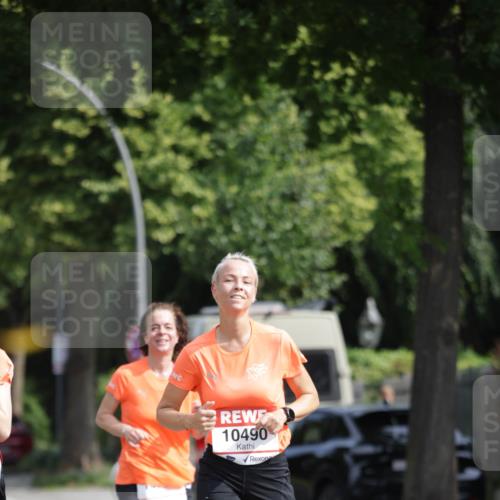 15.06.2025 - REWE Women's Run Jannik Wohlers http://msf.ph/oto/7954890 15.06.2025 08:50:15 Laufen 10490 meine-sportfotos.de
