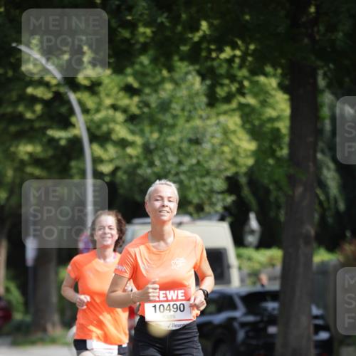 15.06.2025 - REWE Women's Run Jannik Wohlers http://msf.ph/oto/7954893 15.06.2025 08:50:15 Laufen 10490 meine-sportfotos.de