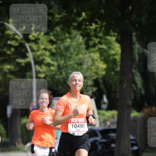 15.06.2025 - REWE Women's Run Jannik Wohlers http://msf.ph/oto/7954900 15.06.2025 08:50:16 Laufen 10797, 10490 meine-sportfotos.de