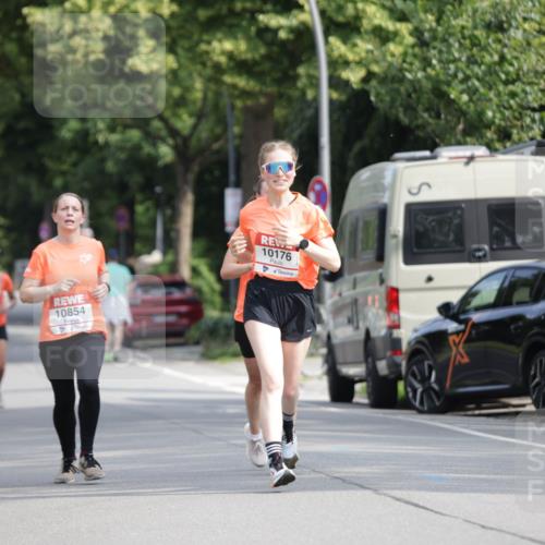 15.06.2025 - REWE Women's Run Jannik Wohlers http://msf.ph/oto/7954978 15.06.2025 08:50:33 Laufen 10853, 10854, 10176 meine-sportfotos.de