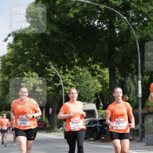 15.06.2025 - REWE Women's Run Jannik Wohlers http://msf.ph/oto/7955036 15.06.2025 08:50:37 Laufen 10853, 10854, 10717 meine-sportfotos.de